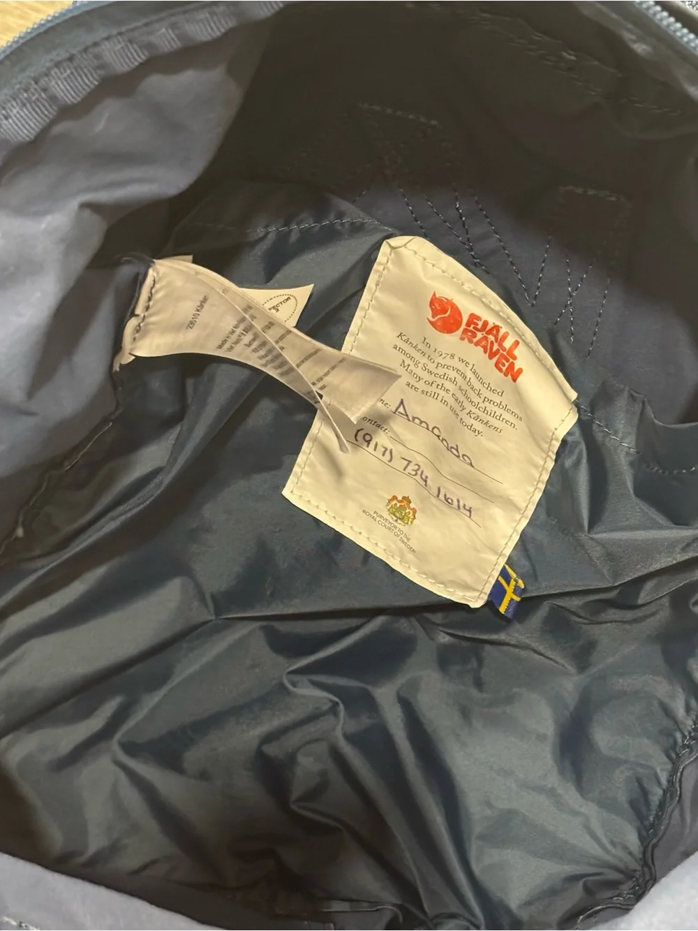 Fjallraven Kånken Backpack in Navy with Red Logo small hiking outdoor